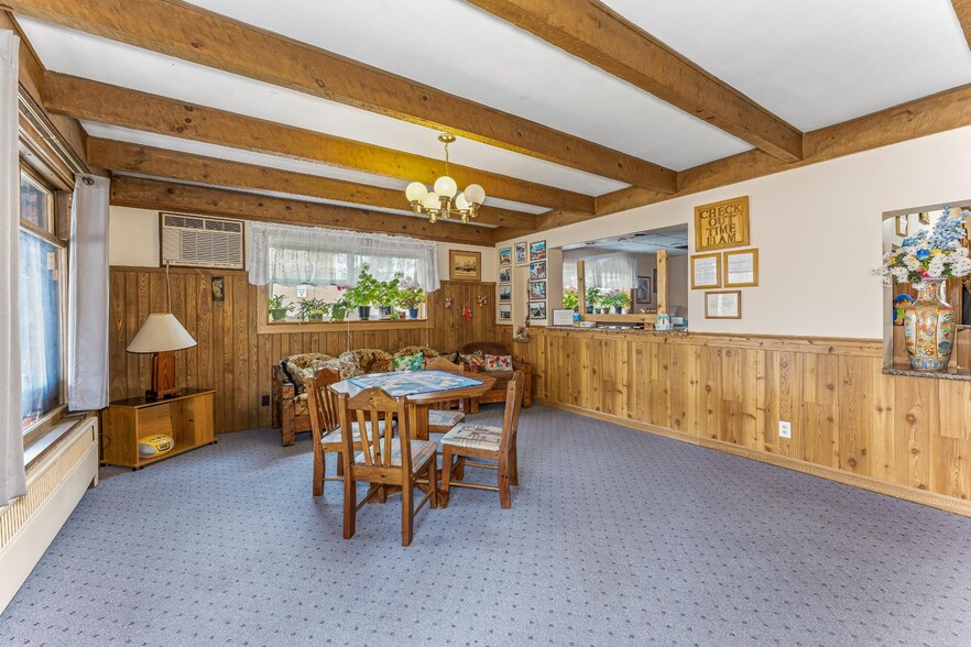 More Photos Of 309 E Wall St, Eagle River Hotel For Sale