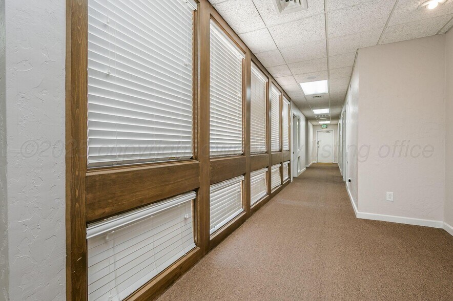 More Photos Of 1505 N Banks St, Pampa Office For Sale