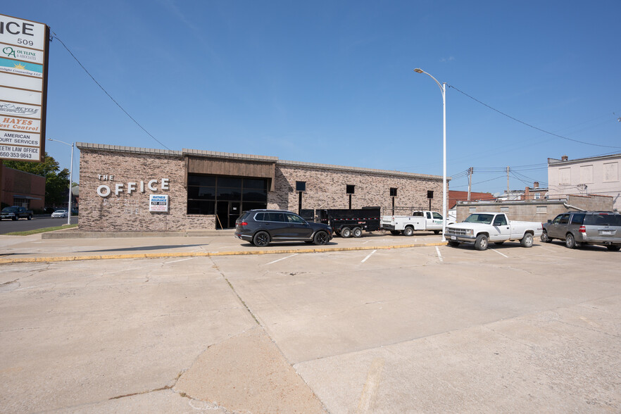 Primary Photo Of 509 - 511 W. Rollins, Moberly Office For Lease