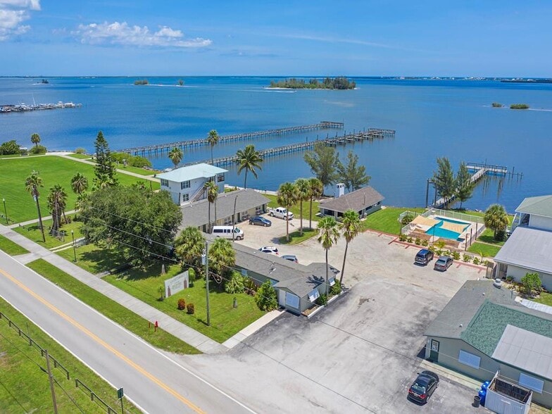 More Photos Of 412 Indian River Dr, Sebastian Hotel For Sale