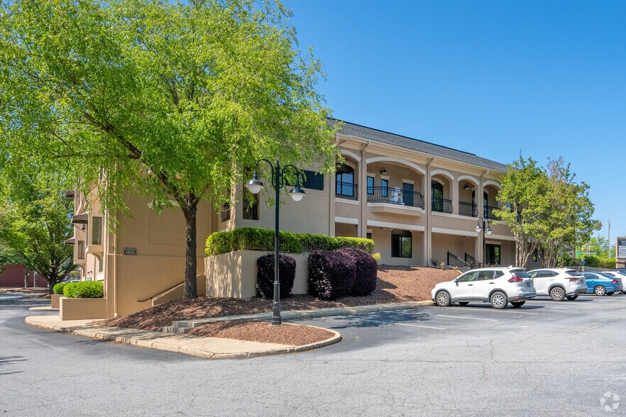 More Photos Of 1121 Johnson Ferry Rd, Marietta Unknown For Lease