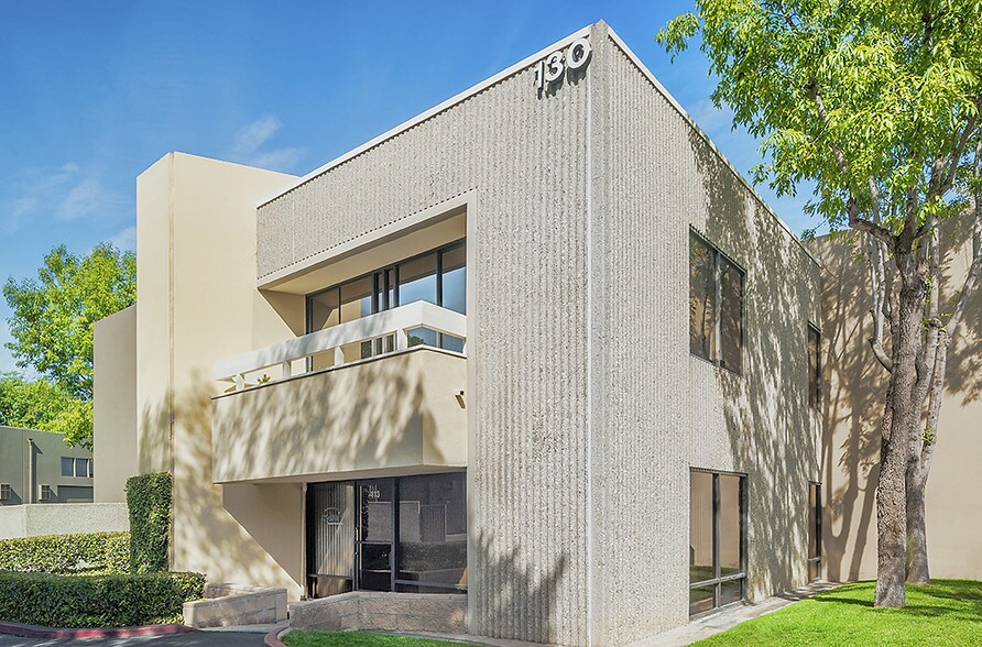 More Photos Of 3176 Pullman St, Costa Mesa Light Manufacturing For Lease