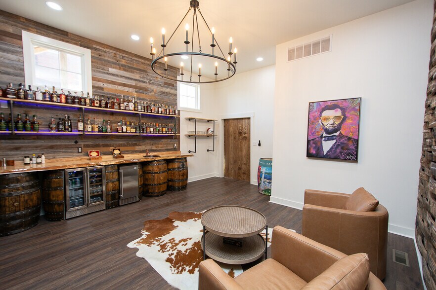 More Photos Of 1807 Brownsboro Rd, Louisville Office For Sale