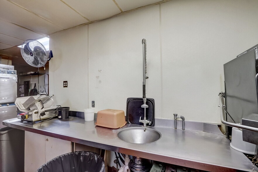 More Photos Of 711 W Racine St, Jefferson Restaurant For Sale