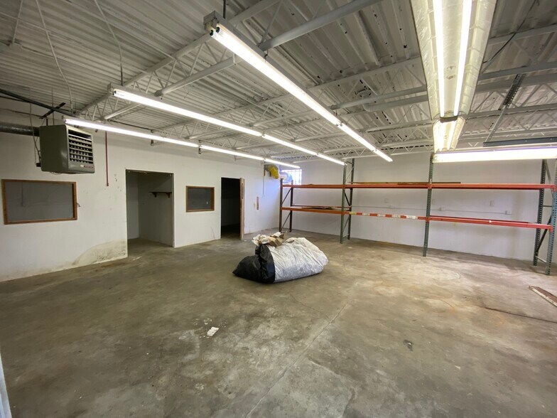 More Photos Of 213 S Rockford Ave, Tulsa Warehouse For Lease