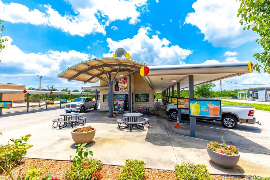 More Photos Of 6767 W Port Arthur Rd, Port Arthur Fast Food For Lease