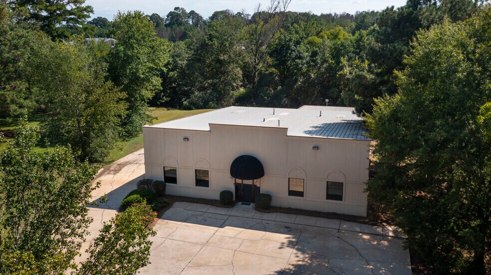 More Photos Of 125 Solleftea Dr, Madison Industrial For Lease