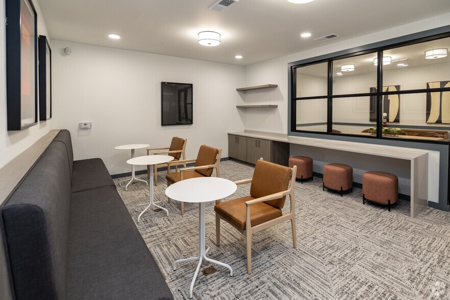 More Photos Of 1148 N Main St, Jacksonville Apartments For Lease