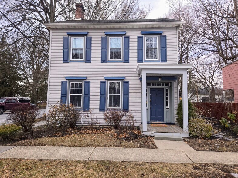 More Photos Of 130 Mansfield St, Belvidere Office Residential For Lease