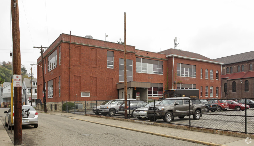 Primary Photo Of 32 Dewey St, Etna Office For Lease