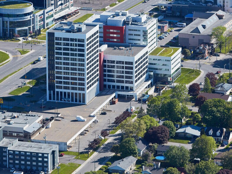 More Photos Of 2875 Boul Laurier, Québec Office For Lease
