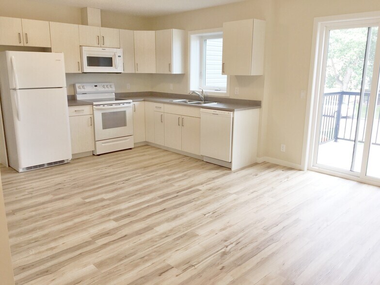 More Photos Of 106 Jespersen Ave, Spruce Grove Apartments For Sale