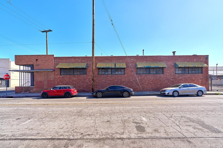 More Photos Of 2302 E 38th St, Vernon Manufacturing For Sale