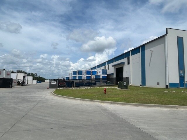 More Photos Of 830 Drop Off Dr, Summerville Warehouse For Lease