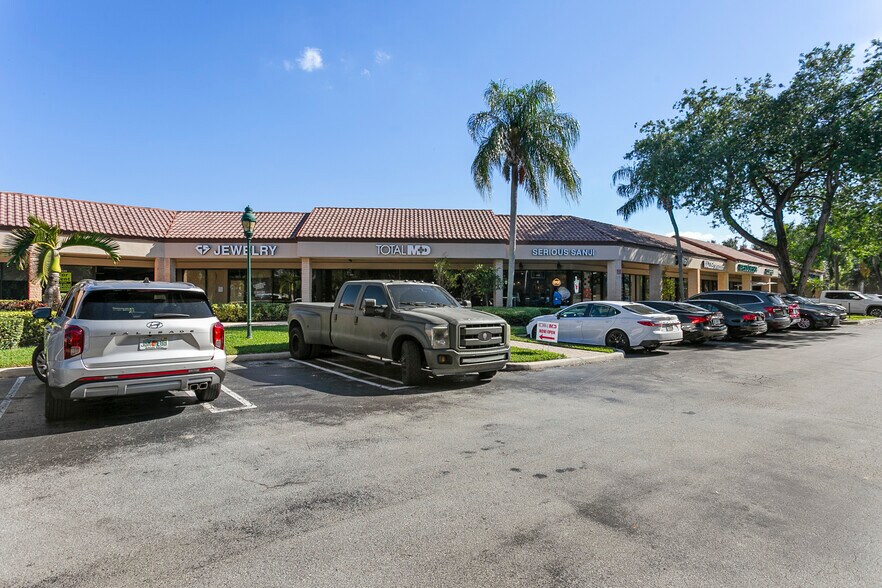 Primary Photo Of 901-1001 N University Dr, Coral Springs General Retail For Lease