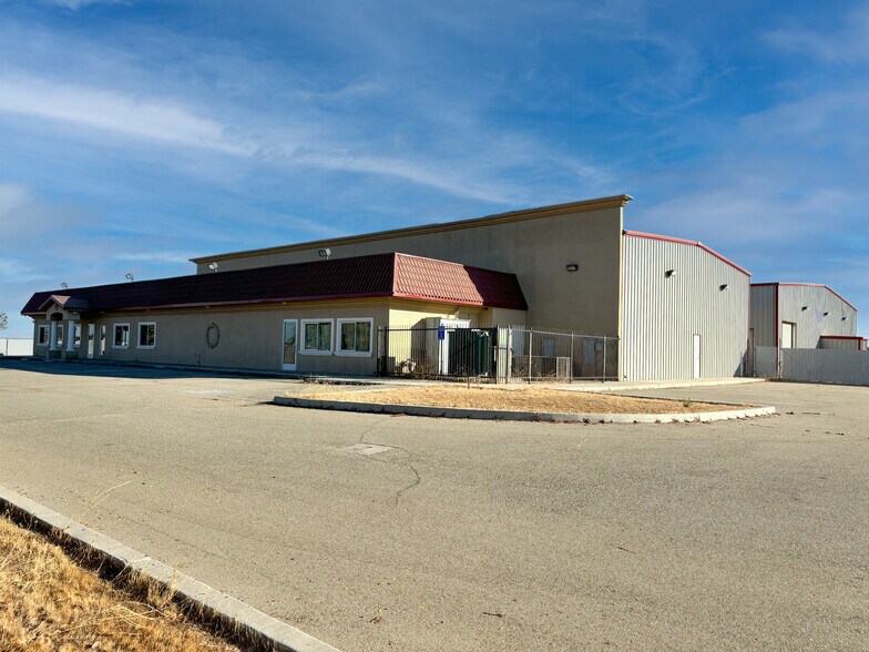 Primary Photo Of 1351 E Ash Ave, Shafter Warehouse For Sale