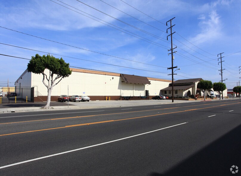 More Photos Of 13720 S Western Ave, Gardena Warehouse For Lease