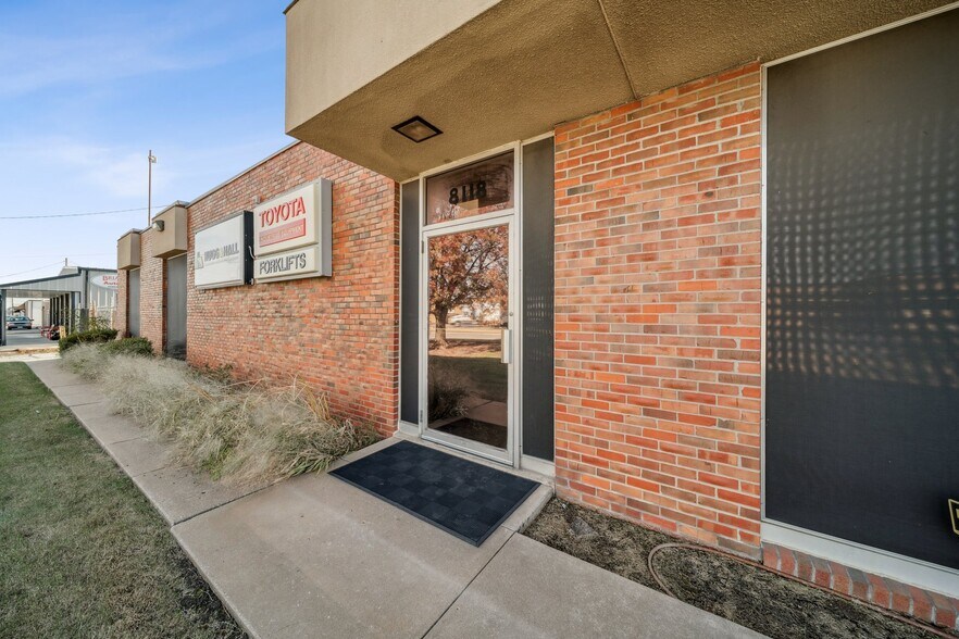 More Photos Of 8118 E 44th St, Tulsa Warehouse For Lease