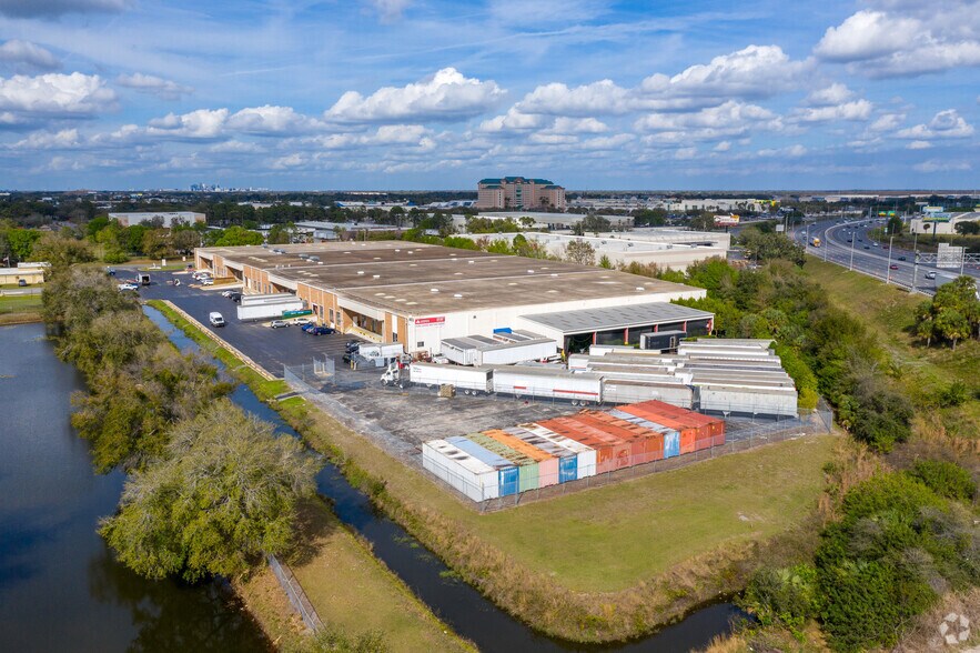 More Photos Of 1264 La Quinta Dr, Orlando Warehouse For Lease