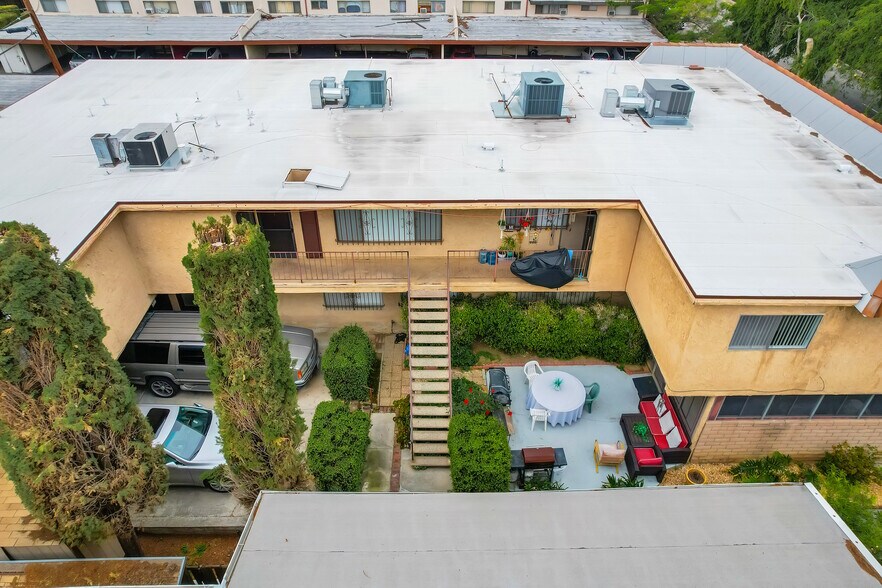More Photos Of 12264 Chandler Blvd, Valley Village Apartments For Sale