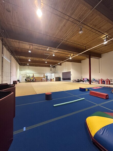 More Photos Of 11251 120th Ave NE, Kirkland Industrial For Sale