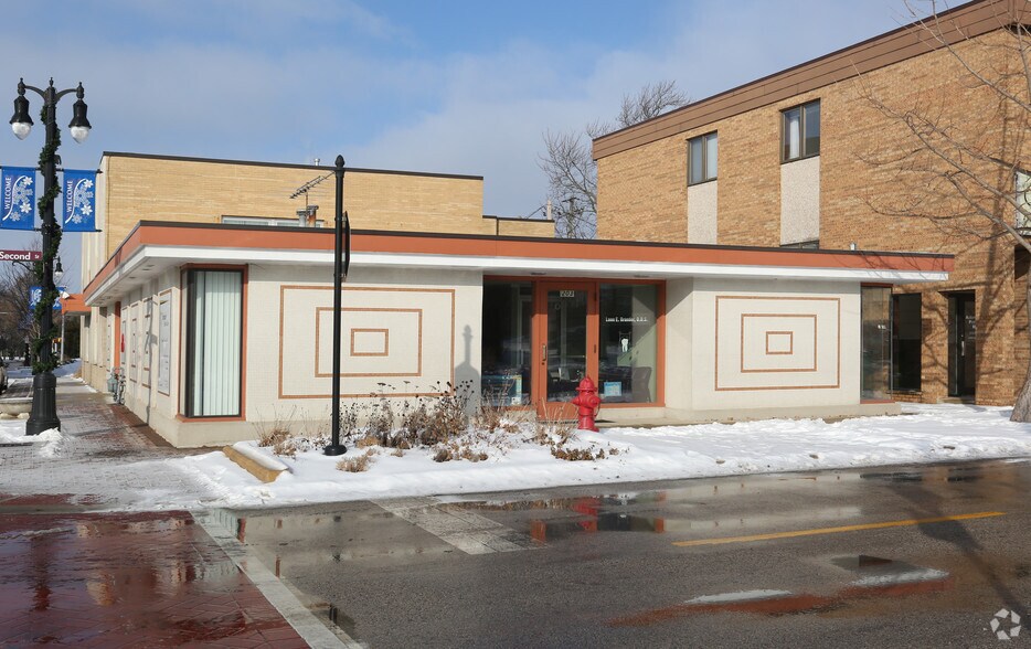 More Photos Of 129 E Locust St, Dekalb Office For Sale
