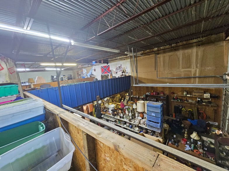 More Photos Of 1420 E Palestine Ave, Palestine Flex For Sale