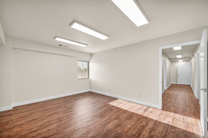More Photos Of 4040 Arcata Way, North Las Vegas Light Manufacturing For Lease
