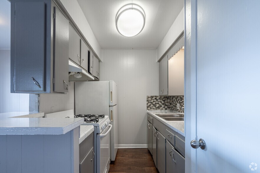 More Photos Of 2550 S Bypass 35, Alvin Apartments For Sale