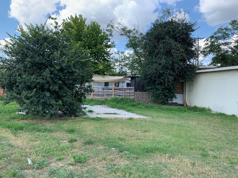 More Photos Of 1115 Roosevelt Ave, San Antonio Restaurant For Lease