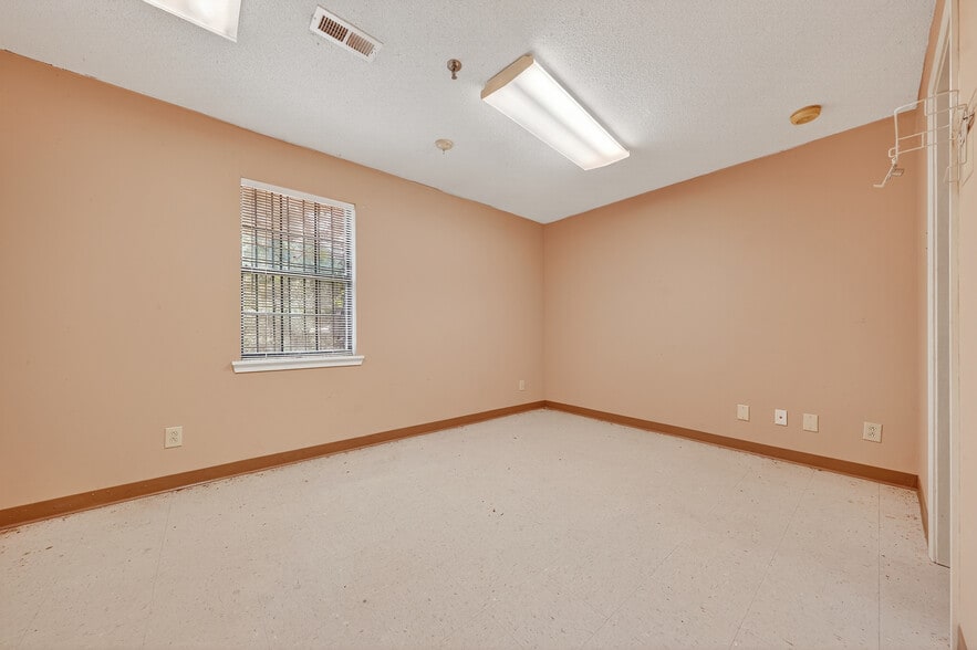 More Photos Of 1324-1325 Highway 195, Jasper Assisted Living For Sale