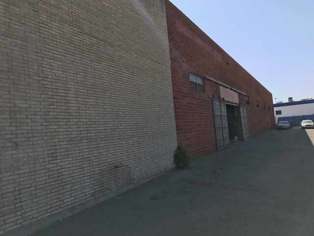 More Photos Of 422 W Rosecrans Ave, Gardena Warehouse For Sale