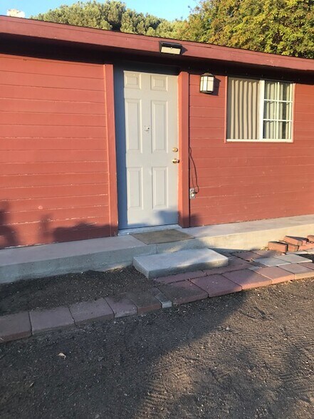 More Photos Of 2757 Foothill Blvd, La Crescenta Freestanding For Sale