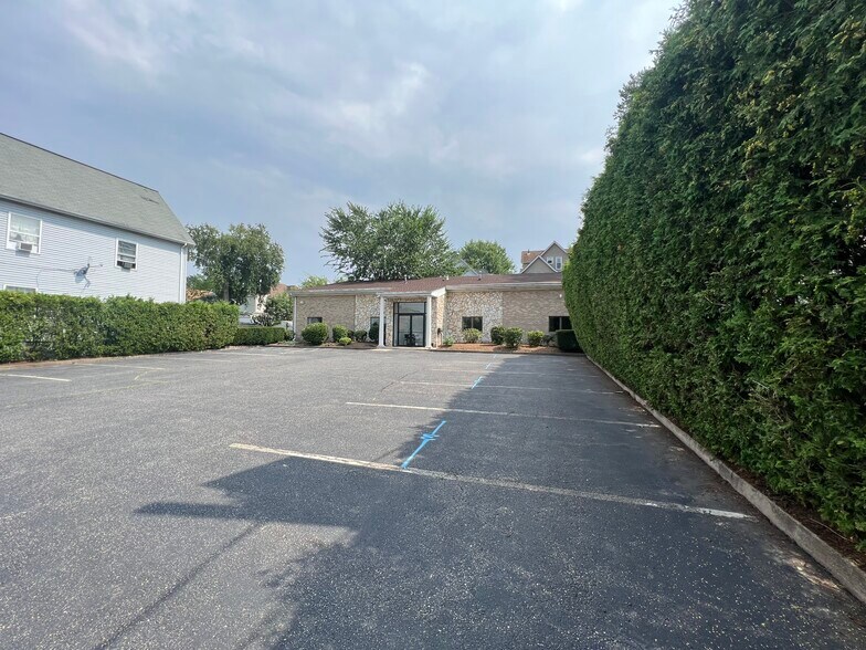 More Photos Of 73 Madison Ave, Clifton Office For Lease
