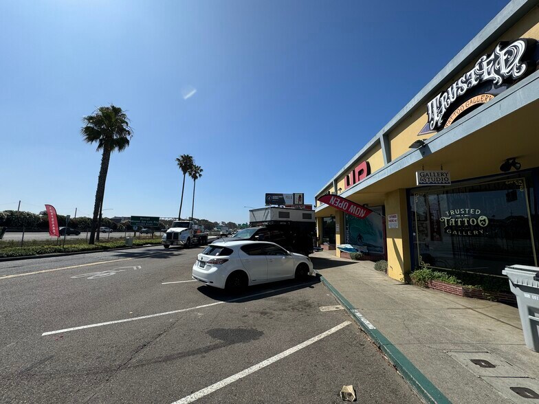 More Photos Of 1409-1413 N Coast Hwy, Oceanside Storefront For Lease