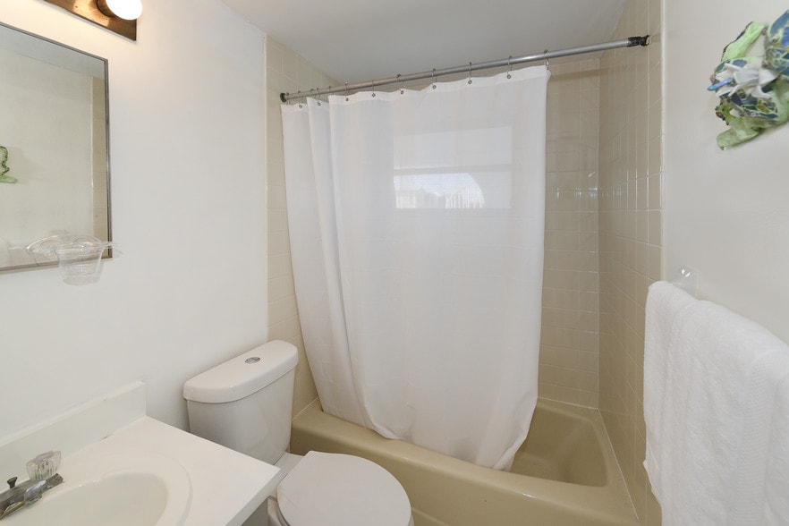 More Photos Of 74560 Overseas Hwy, Islamorada Apartments For Lease