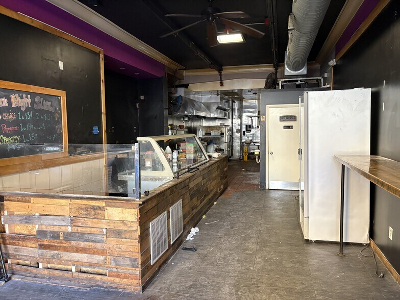 More Photos Of 944 Elm St, Manchester Storefront Retail Office For Lease