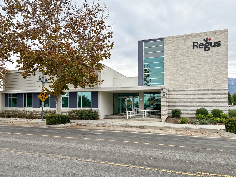 More Photos Of 980 W 6th St, Ontario Coworking Space