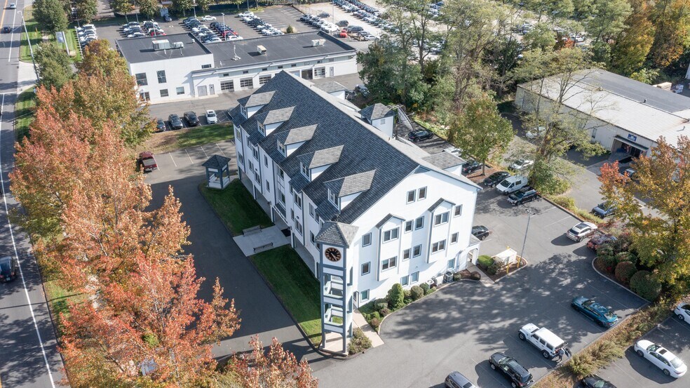 More Photos Of 98 Mill Plain Rd, Danbury Office For Lease