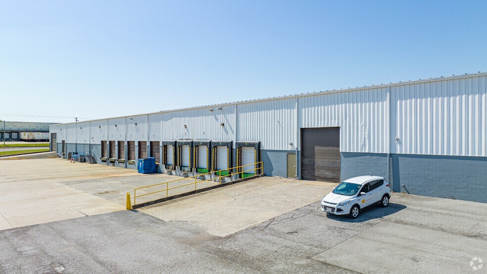 More Photos Of 1711 S Danville Byp, Danville Distribution For Lease