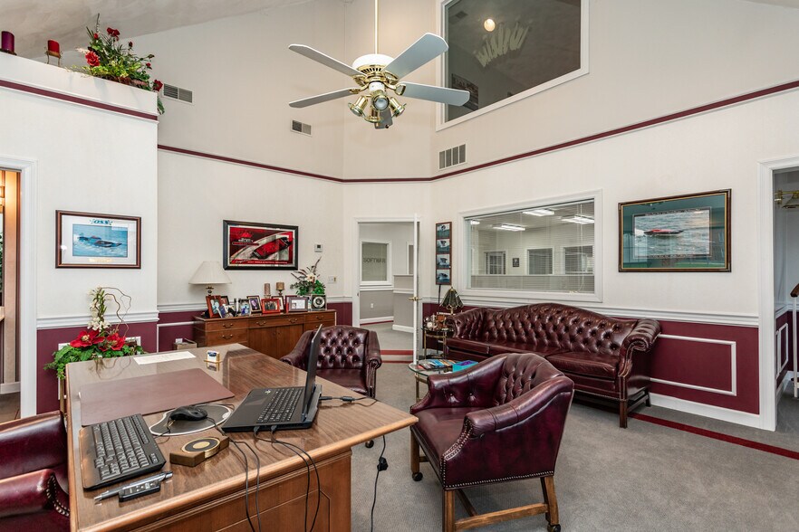 More Photos Of 1186 S State Route 157, Edwardsville Loft Creative Space For Sale