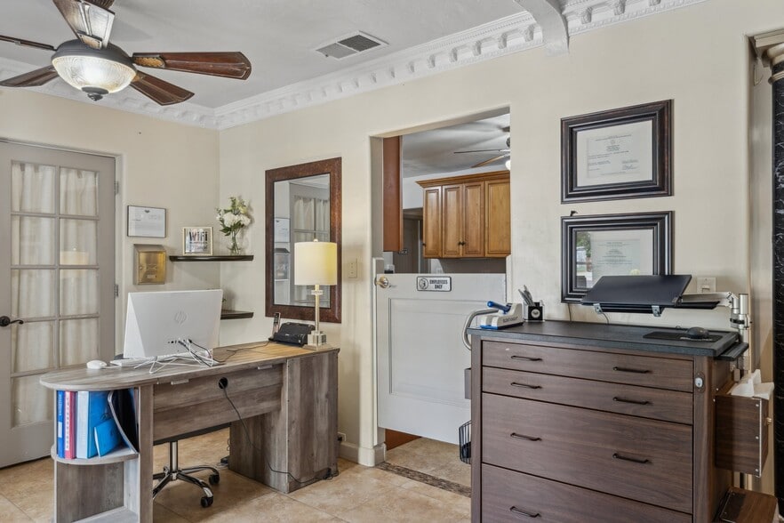 More Photos Of 3827 E Oak St, Phoenix Assisted Living For Sale