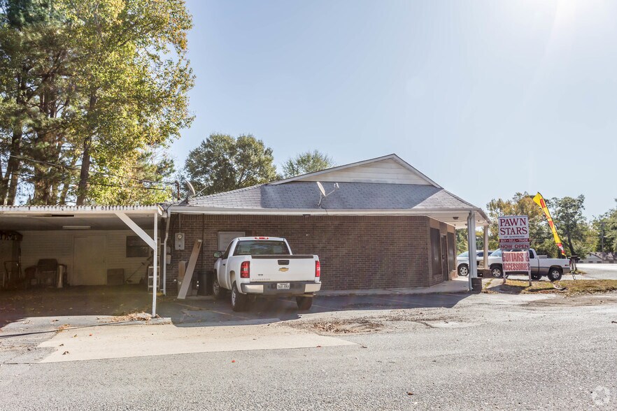 More Photos Of 808-814 W Center St, Sheridan Storefront For Sale