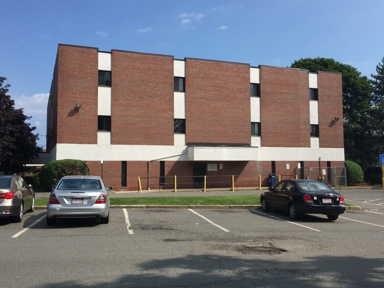 More Photos Of 225 Boston St, Lynn Medical For Lease