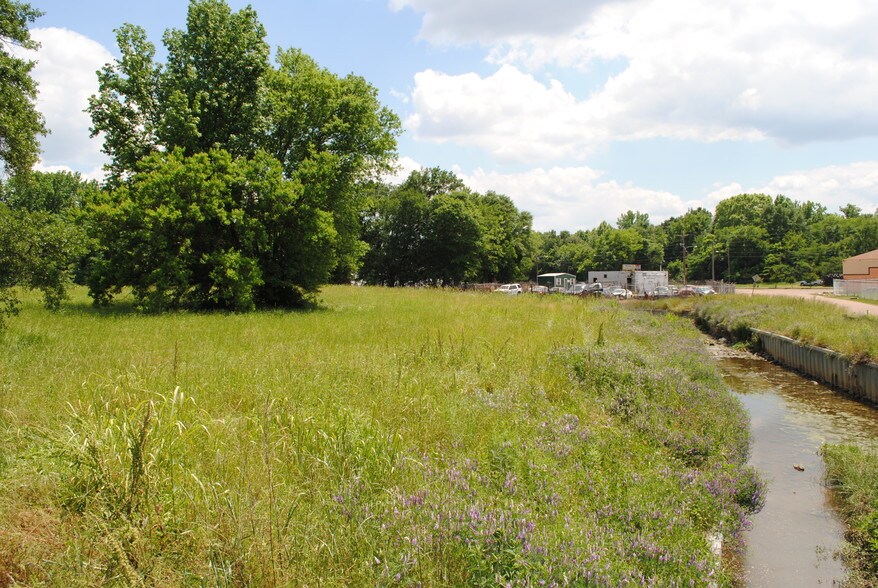 More Photos Of 2600 Medgar Evers Blvd, Jackson Auto Repair For Sale