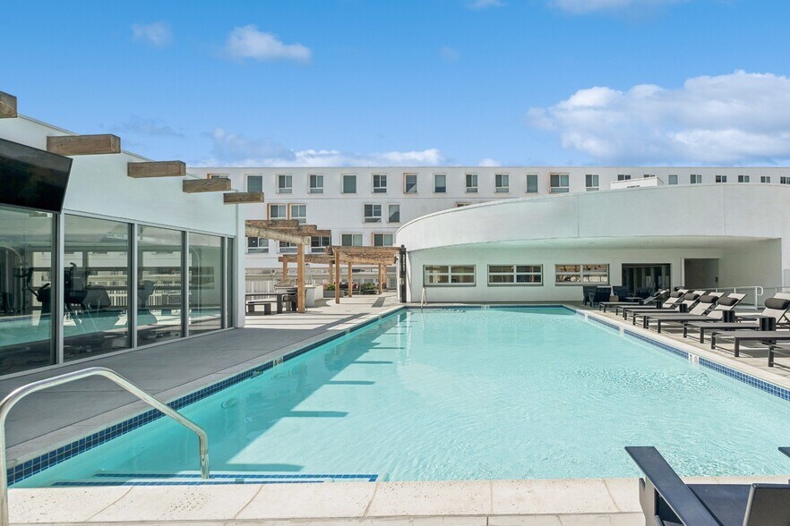 More Photos Of 300 S Santa Fe Ave, Los Angeles Apartments For Lease
