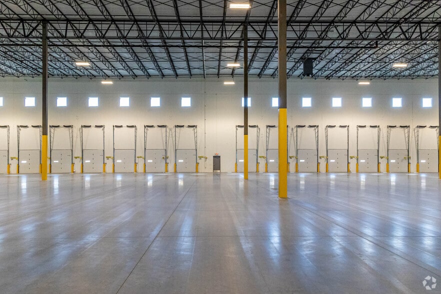 More Photos Of 925 Newark Ave, Elizabeth Unknown For Lease