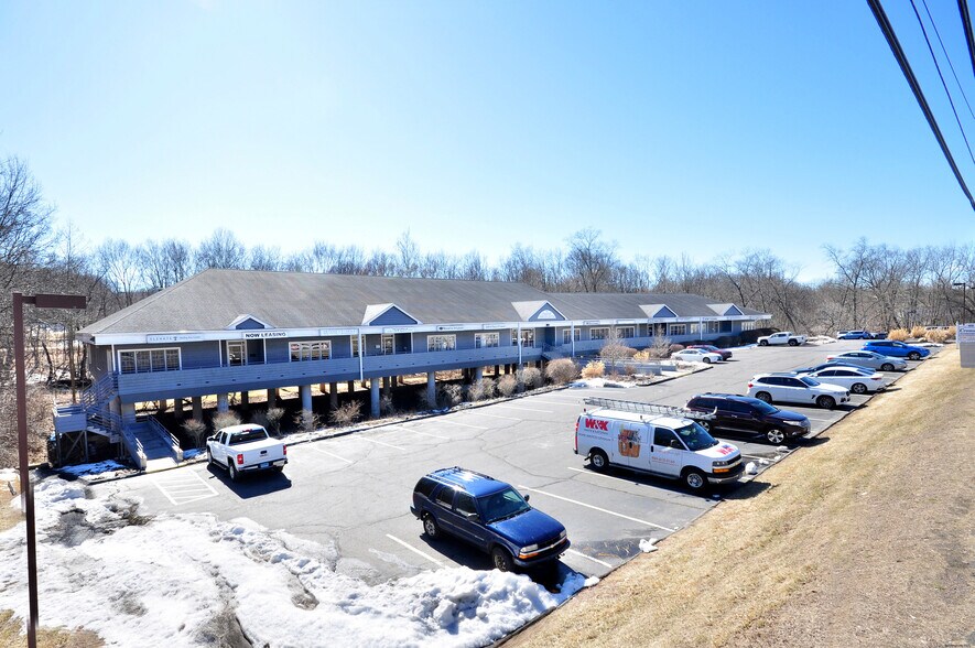 More Photos Of 75 Berlin Rd, Cromwell Medical For Lease