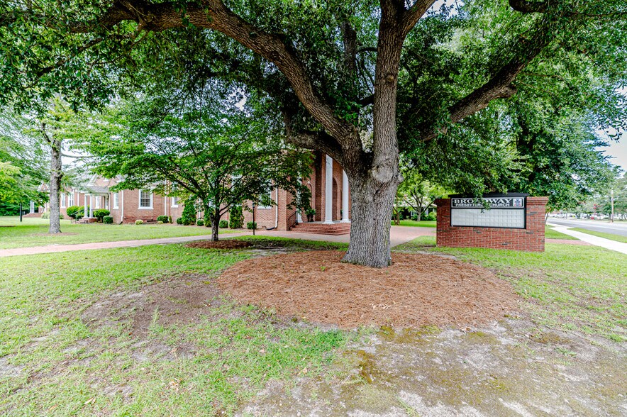 More Photos Of 211 Main st, Broadway Religious Facility For Sale