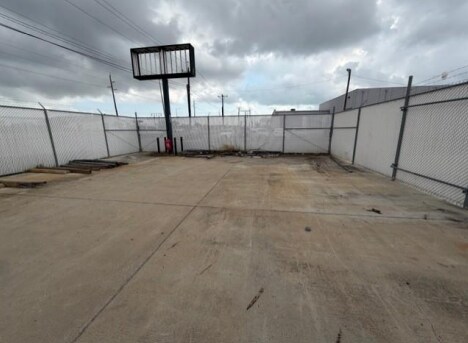 More Photos Of 101 45th St, Corpus Christi Distribution For Lease